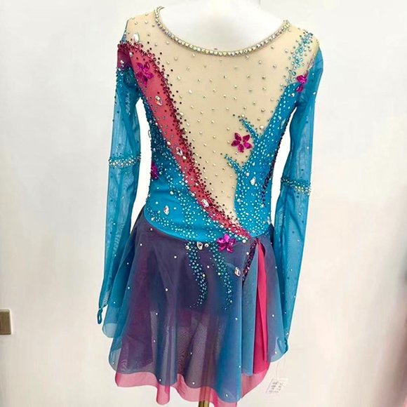 Used twice Figure Skating Dress Size 10 (5~8T) with Hair Scrunchies (120~130cm) - Picture 3 of 10